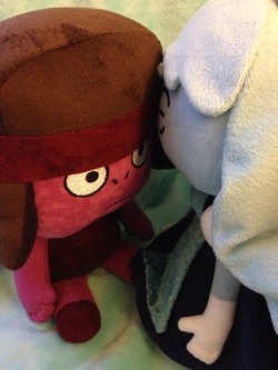 sowiddlefur:Finished patterning Ruby and Sapphire. I have all the supplies for working on Garnet next…&lt;3