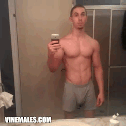 vinemales:  Jake is teasing on vine, but jerking on cam  - Reblog // Please follow vinemales.tumblr.com // Over 40.000 followers // Hot naked gay vines -&gt; Jake Orion: https://vine.co/u/1061591397259427840 -&gt; his site; http://www.jakeorion93.com