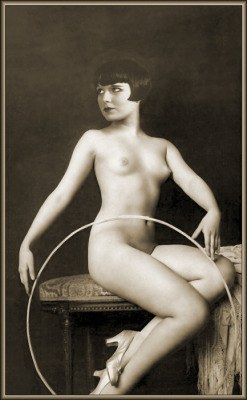 Louise Brooks photographed by Alfred Cheney Johnston