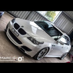 downshiftaus:  One car I was dying to see finished for DS Cinque was @mr101motorsport’s new daily E60 M5. Work Schwerts, Widebody rear, pearl white and the raddest number plates out. #bmw #bavarianmotorworks #e60 #m5 #saloon #familycar #fegettransporter