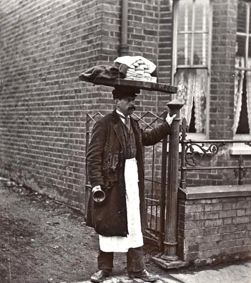 A muffin seller in London early 1900shttps://painted-face.com/