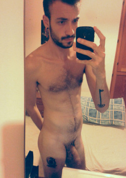 nudeboys2015:  See more hot nude guys from SnapChat, Grindr and Tinder at Nude Chat Guys