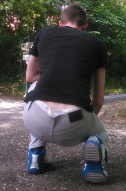 corney512:  Boy went for a walk with his new pants. Ooops… it looks like something is leaking… 