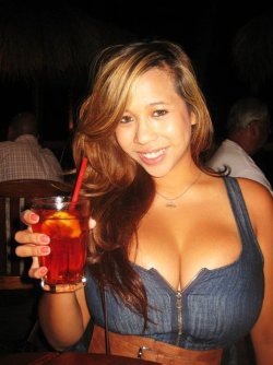 &ldquo;A couple more drinks and my tits are going to unzip themselves ;)&rdquo;