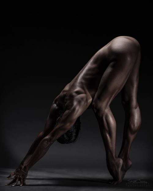 Ballerina calves gallery : https://www.her-calves-muscle-legs.com/2018/10/perfect-ballerina-body.html