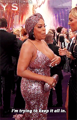 nessa007:  Niecy Nash talking about her dress on the 2019 Emmys Carpet   😍😍😋