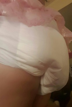 daddysgrl94:  Daddy padded me up in 2 diapees before nigh nigh time last night.