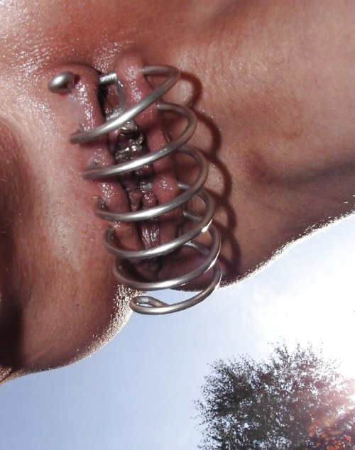 Hairy porn pictures Ravaged with metal hook 10, Hairy fuck picture on blueeye.nakedgirlfuck.com