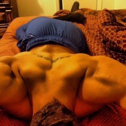 theblackclarkkent:  Phat Cakes And A Nice Toned Muscled Back ! 😍😍😍😍😍😊😊😊😊»»&gt;  •°*”˜˜”*°•.¸☆ ★ ☆¸.•°*”˜˜”*°•.¸☆ ╔╗╔╦══╦═╦═╦╗╔╗ ★ ★ ║╚╝║══║═║═║╚╝║