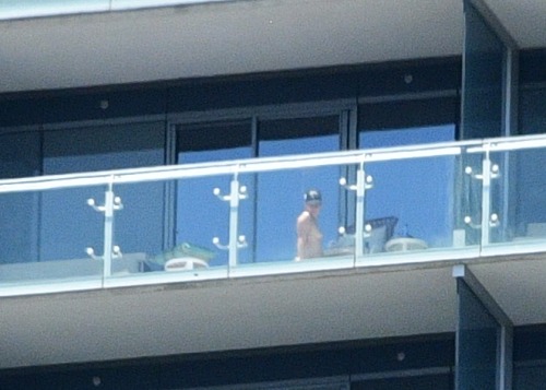 sin-city-sights:  A little nude sunbathing way up at the Cosmo