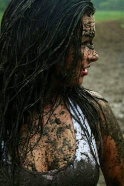 Mud covered is hot as fuck, love a girl who loves to go out and get dirty