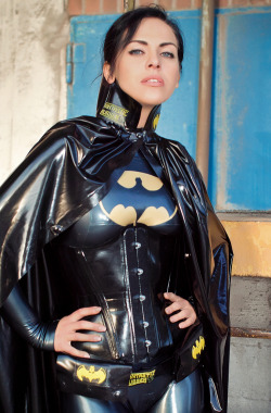 rubbercoated:  latex-girl:  latex cosplay!   Hell yeah!  Can&rsquo;t wait to get back to the bat cave😉