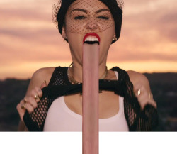 baaarrooon:  I MADE A THING! Ladies and Gentlemen, Miley Cyrus’ Toungue.
