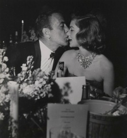 bettybacallbeauty:  Humphrey Bogart and Lauren Bacall at a party following the Academy Awards c. 1955  ♡
