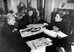 teenyboppersuperstar:  Andy Warhol, Paul Morrissey and Joe Dallesandro checking out the David Cassidy issue of Rolling Stone; circa May, 1972. 