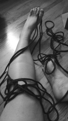 kitteninrope:  And here’s an artsy photo of afterwards. I love rope work that’s tight and hurts a little (the masochist in me). Plus I love the marks afterwards. They almost better than bruises because the fade so quickly. 