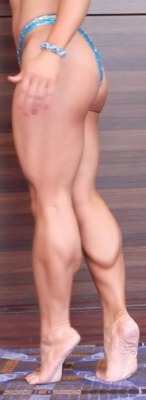http://www.her-calves-muscle-legs.com/2015/09/michelle-jin.html ( MICHELLE JIN ) 