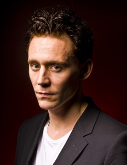   nixxie-fic:  Tom Hiddleston photoshoot by Francesco Guidicini - (x)   