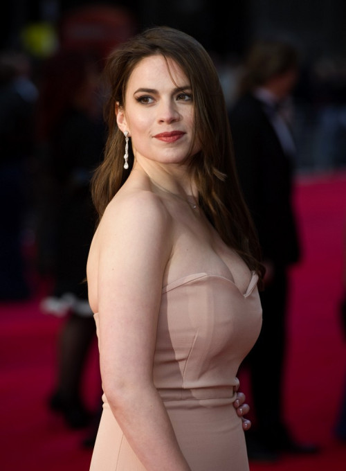 mumblo-number-five:Hayley Atwell