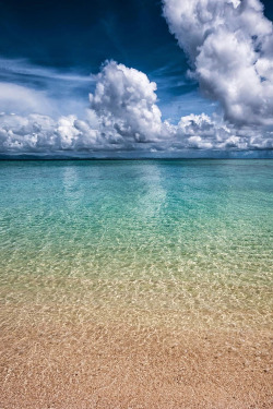 earthyday:  Calming sea  by Elton