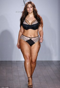 planetofthickbeautifulwomen2:   Plus size model Ashley Graham showcases her curves in black lace underwear on the runway at the Addition Elle  Presents Holiday 2016 RTW + Ashley Graham Lingerie fashion show during  Style360 Fashion Week at Metropolitan