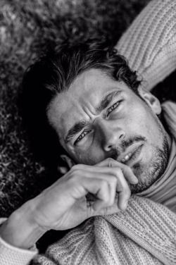 officialdavidgandy:Previously unpublished photo of David Gandy by @arnaldoanayalucca (Arnaldo Anaya-Lucca) for GQ Japan.   In this simple, yet stunning black and white picture, Arnaldo captures David to perfection, letting his natural beauty be focus