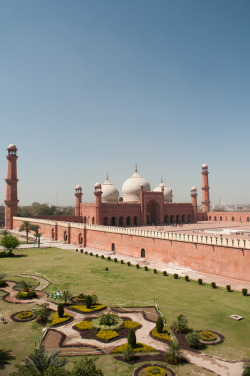 breathtakingdestinations:  Badshahi Mosque - Lahore - Pakistan (by rasputin243)