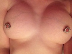 beyourselfnoonedoesitbetter:  Love my new nipple bling. The mismatched ends look weird and I think the gem end is too big for the shield so I’m just going to wear plain balls on them :) 