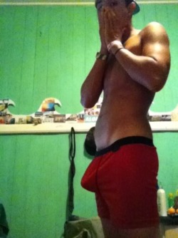 aznguymadness:  il0vehawaiiguys:  Follower submission.  Nude pictures of guys from Hawaii. Follow me! http://il0vehawaiiguys.tumblr.com  Omg someone please tell me who this is. I have a feeling who but I just want to make sure. Please tell me :( 