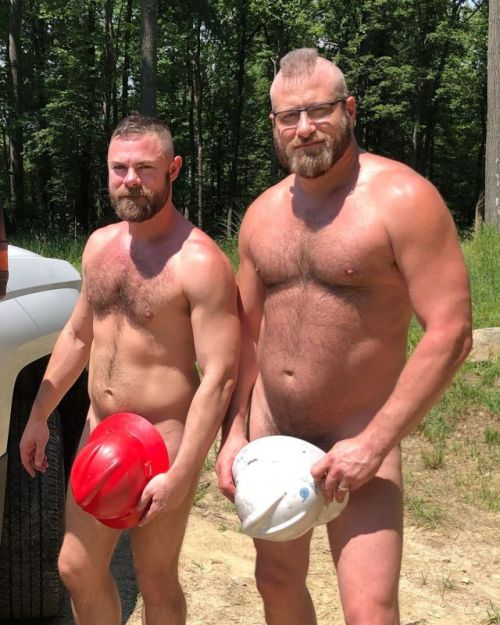 men-in-shorts:  men-in-shorts, for this post becomes : men-in-hard hats !!