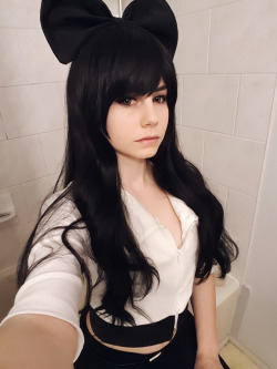 redwilledqueen: Blake is all set for Ottawa Comiccon~ I’m so excited to meet Arryn Zech there! 🐱 *whispers*  My life is complete.