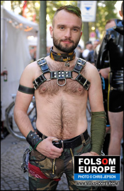 pigfun:  I did in fact actually go to Folsom Europe a couple months ago but totally forgot to post any photos from the adventure. Here’s one of me and what i was wearing during the street fair taken by Chris Jepson. If you didn’t notice, green was