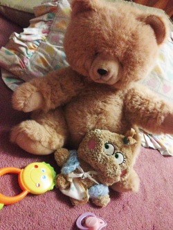 My toys :DTheespi008: This is my teddy &lt;3!!!