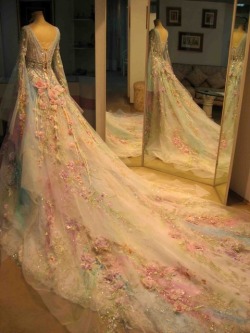 petmistress:dejavu394:thedaughterofflowers:  i cant get over this  now that is a princess fairy tale dress  This stopped me in my tracks, and derailed my train of thought.  Every girl should have at least one princess fairy tale dress! Love this one!