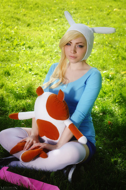 hotcosplaychicks:  AT - Fionna and Cake by MilliganVick Check out http://hotcosplaychicks.tumblr.com for more awesome cosplay and our new Cosplay Chat Room and Screen room:http://hotcosplaychicks.tumblr.com/chat 