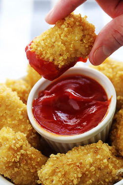do-not-touch-my-food:  Quinoa Chicken Nuggets  Oooo! Healthy chicken nuggets!