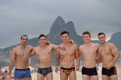 usagymnastics2008:  I think we all need a picture of the US men at the beach in Panama to get us through the week 