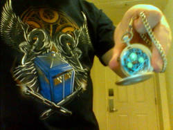 Tee Tuesday for Whovians! My new pocket watch started going all wibbly&hellip;
