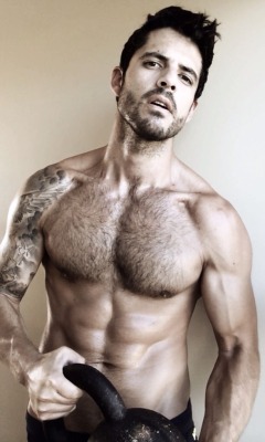 hairy-chests:  .Hairy-ChestS