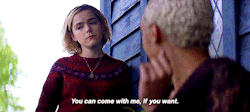 caosgifs: Chilling Adventures of Sabrina, “Chapter Seven: Feast of Feasts” (S01E07)