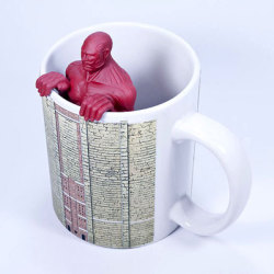fluorite-wizard:  Attack on Titan - Colossal Titan Tea Strainer + Mug SetAmiAmi - 1780 JPY The colossal Titan is the tea strainer you put in the cup. I am so done with this series’ merch 