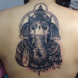 dhopeechiick:  I want a tat like this of a Ganesha 