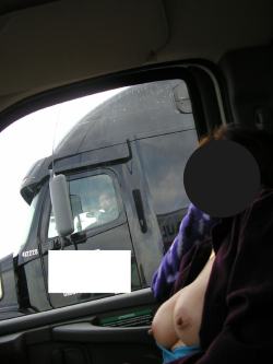 flashing4truckers:  my wife flashing trucker 