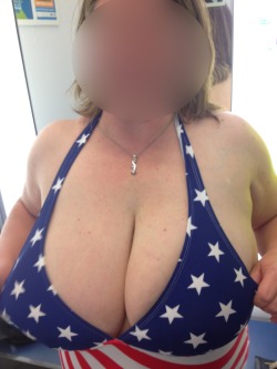 stacy42g:  Here’s another one… Rate this suit 1-10Stacy42g   I’m not even American but I would stand to attention for that