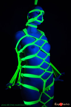 ropemarks-bob:  http://www.ClubRopeMarks.com Blacklight - with Dutch Dame