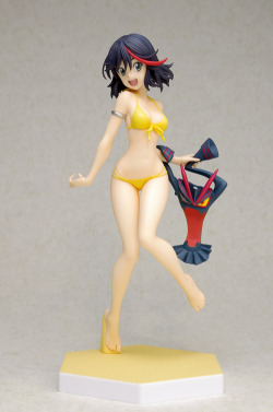 animefiginfo:   WAVE released the Treasure Figure Collection Beach Queens  Matoi Ryuko 1/10 PVC figure from anime “Kill la Kill”.  Was released in September 2014. Around 165mm tall, 5,600 yen (ๆ.75).     I want T ^T