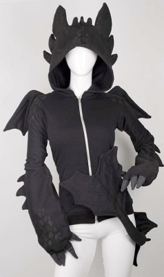 wolfkinz:  beheadtheprophet:  tabikato:  tatallalock:  Toothless Dragon Trainer hoodie  I have such a need  Omg no way  I’m buying this…  THE ULTIMATE FORM OF WANT.