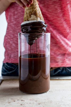 queenprotein:  thedreadpiratejames:  sweetoothgirl:coolglasseskyle:thediluteddreams:  phhat:  izzysfood:sweetoothgirl:  Hot Fudge Brownie and Double Scooped Ice Cream Sundae High Hat Cupcakes in a Cone  what  this is too much  hoLD UP  HOLY FUCK  Did