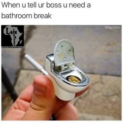 lekememes:  When you tell your boss you need bathroom break meme