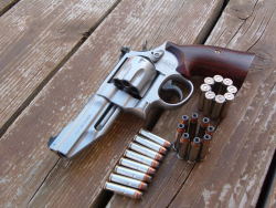 weaponslover:  The 8 shot .357 Magnum Smith and Wesson’s 627 series. 